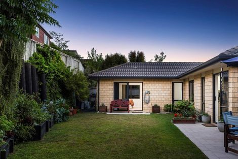 Photo of property in 5 Hillford Place, Welcome Bay, Tauranga, 3175