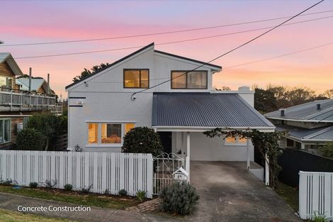 Photo of property in 2/76 Wairoa Road, Narrow Neck, Auckland, 0624