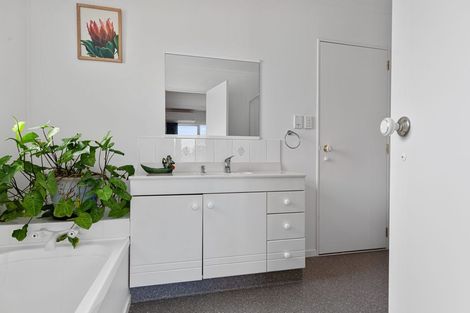 Photo of property in 19 Reef Avenue, Papamoa Beach, Papamoa, 3118