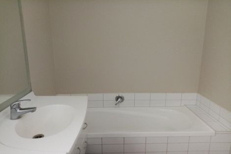 Photo of property in 58/64 Kawaha Point Road, Kawaha Point, Rotorua, 3010