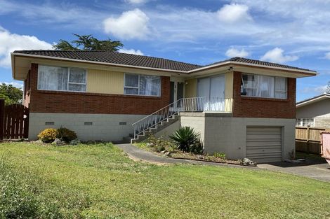 Photo of property in 72 Botany Road, Botany Downs, Auckland, 2010