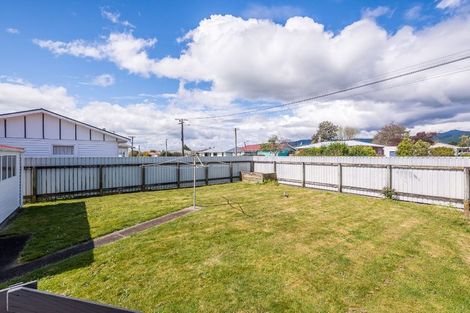Photo of property in 15 Bledisloe Street, Levin, 5510