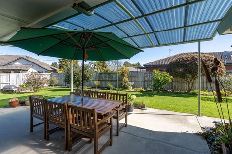 Photo of property in 60 Waiwherowhero Drive, St Andrews, Hamilton, 3200