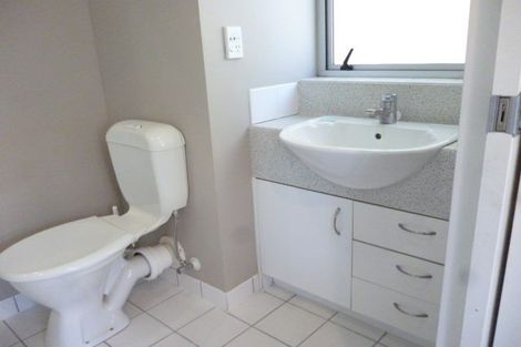 Photo of property in Terrace Heights Apartments, 8a/163 The Terrace, Wellington Central, Wellington, 6011