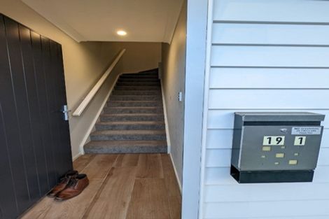 Photo of property in 1/19 Collins Avenue, Tawa, Wellington, 5028