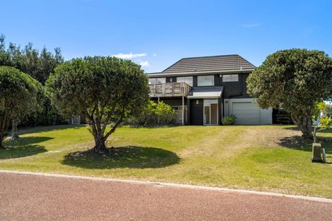 Photo of property in 10 Easdale Place, Pauanui, Hikuai, 3579