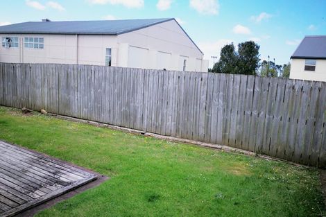 Photo of property in 2/20 Steeple Rise, Pakuranga, Auckland, 2010