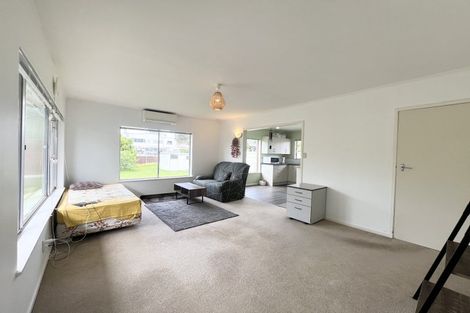 Photo of property in 2/3 Pinedale Place, Henderson, Auckland, 0610