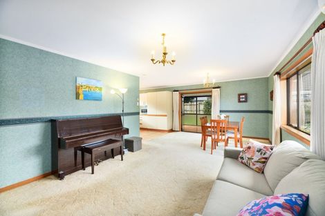 Photo of property in 2/4 Miriam Corban Heights, Henderson, Auckland, 0612