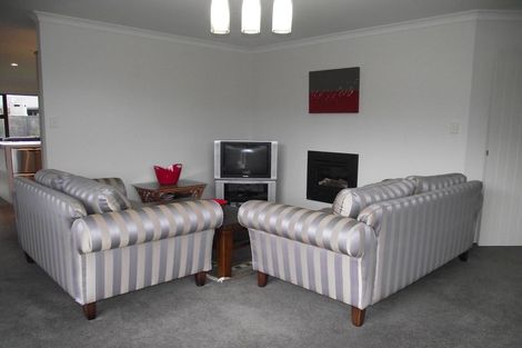 Photo of property in 19 Clearview Drive, Milson, Palmerston North, 4414