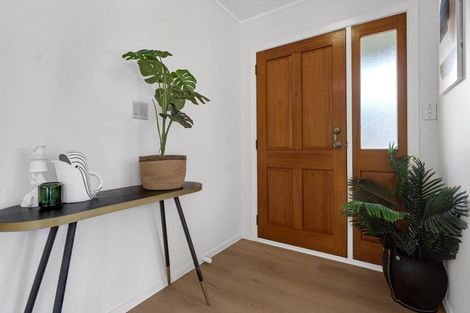 Photo of property in 9 Wyatt Place, Glendene, Auckland, 0602