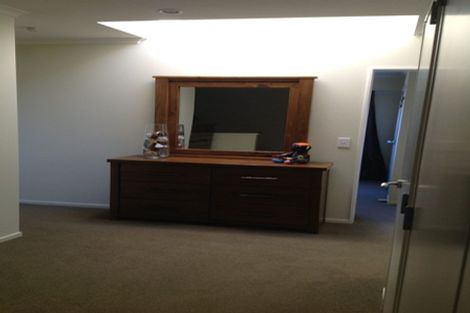 Photo of property in 36b Tamworth Crescent, Newlands, Wellington, 6037