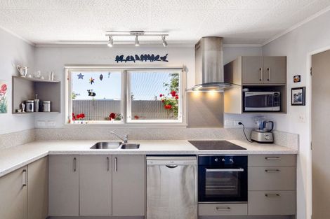 Photo of property in 2/800 Willowpark Road South, Akina, Hastings, 4122