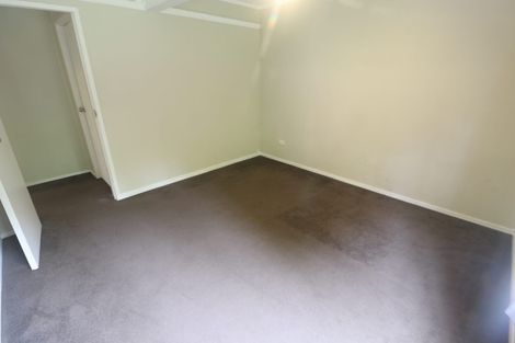 Photo of property in 4 Teviot Place, Totara Vale, Auckland, 0629