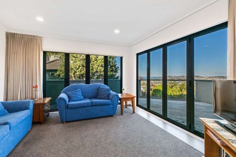 Photo of property in 7 Montcalm Close, Orewa, 0931