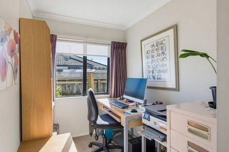 Photo of property in 4 Balmerino Grove, Waikanae, 5036