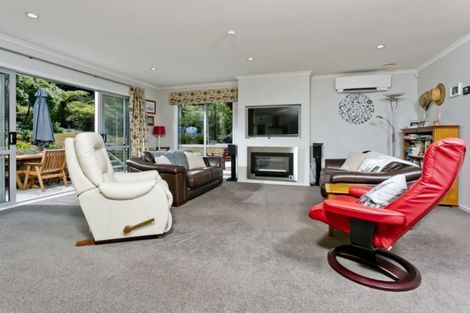 Photo of property in 8 Rahotu Way, Bayview, Auckland, 0629
