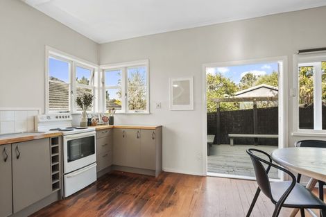 Photo of property in 90 Woodglen Road, Glen Eden, Auckland, 0602