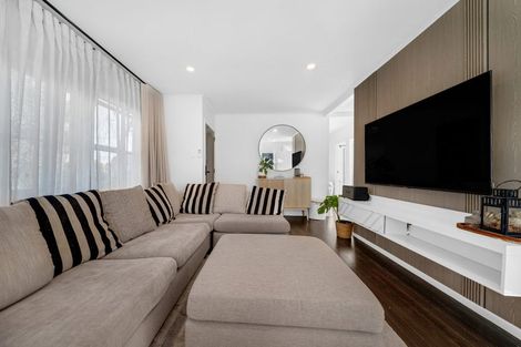 Photo of property in 4 Sunnyside Road, Sunnyvale, Auckland, 0612