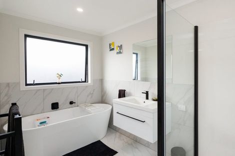 Photo of property in 8 Henty Lane, Marton, 4710