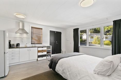 Photo of property in 51 Jackson Street, Island Bay, Wellington, 6023