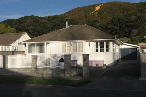 Photo of property in 8 Prouse Crescent, Naenae, Lower Hutt, 5011