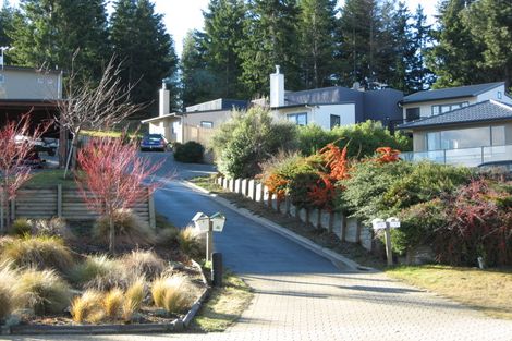 Photo of property in 9 Trevathan Lane, Wanaka, 9305