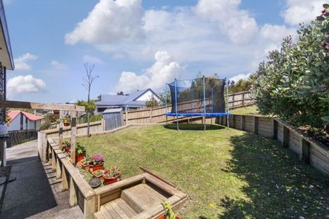 Photo of property in 1/127 Stapleford Crescent, Browns Bay, Auckland, 0630