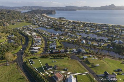 Photo of property in 10 Tinirau Place, Cooks Beach, 3591