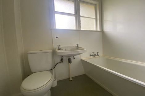 Photo of property in 21 Warwick Street, Wilton, Wellington, 6012