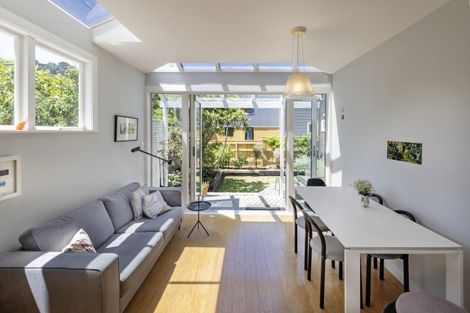 Photo of property in 57 Brougham Street, Mount Victoria, Wellington, 6011