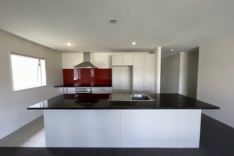 Photo of property in 4 Popokatea Drive, Takanini, 2112