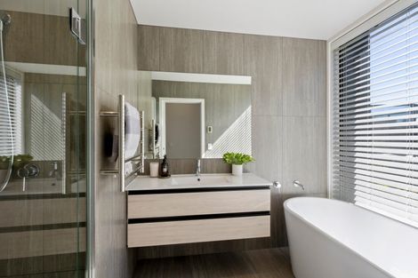 Photo of property in 7 Kotuku Lane, Jacks Point, Queenstown, 9371