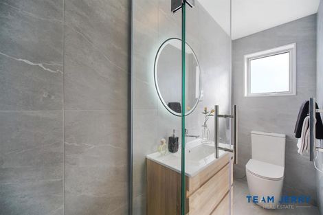 Photo of property in 67 Whare Kauri Road, Papakura, 2110