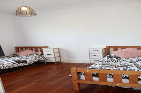 Photo of property in 268 Macandrew Road, Forbury, Dunedin, 9012