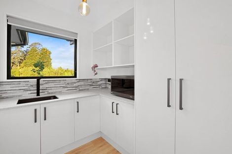 Photo of property in 24 Irvines Track, Halswell, Christchurch, 8025