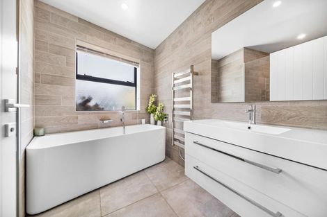 Photo of property in 62 Risinghurst Terrace, Lower Shotover, Queenstown, 9304