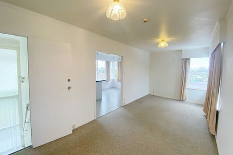 Photo of property in 14 Meadowvale Avenue, Forrest Hill, Auckland, 0620