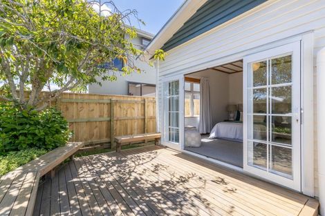 Photo of property in 25 Glen Almond Street, New Plymouth, 4310