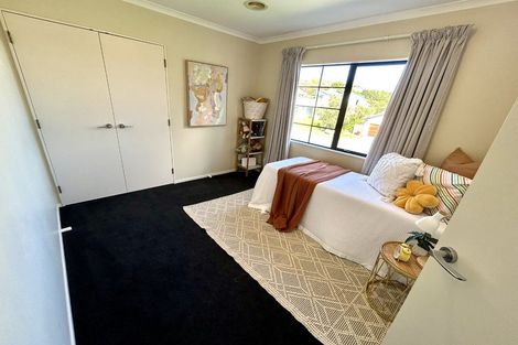 Photo of property in 13 Kilkelly Close, Tawa, Wellington, 5028