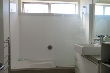 Photo of property in 48a Bassett Road, Johnsonville, Wellington, 6037