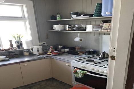 Photo of property in 14 Hawker Street, Mount Victoria, Wellington, 6011