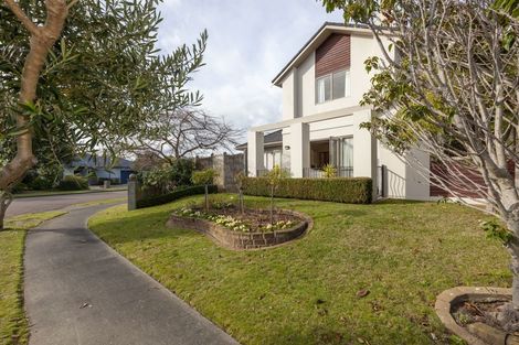 Photo of property in 8 Regent Drive, Paraparaumu Beach, Paraparaumu, 5032