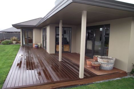 Photo of property in 19 Clearview Drive, Milson, Palmerston North, 4414