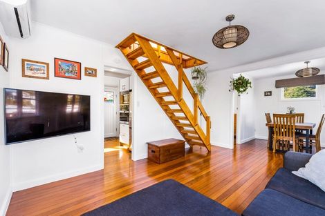 Photo of property in 32 Cluny Road, Plimmerton, Porirua, 5026