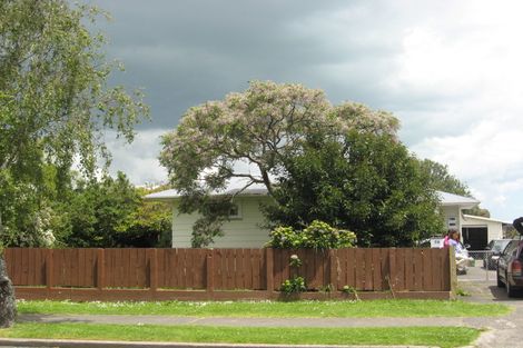 Photo of property in 74 Rowandale Avenue, Manurewa, Auckland, 2102