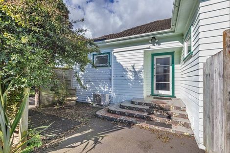 Photo of property in 13 Kings Drive, Levin, 5510