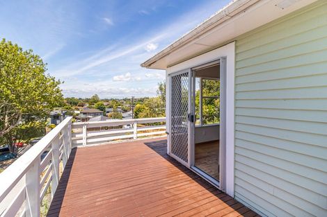 Photo of property in 15 Stottholm Road, Titirangi, Auckland, 0604