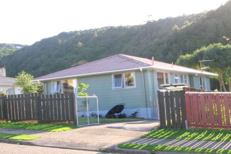 Photo of property in 8 Mahinawa Street, Takapuwahia, Porirua, 5022