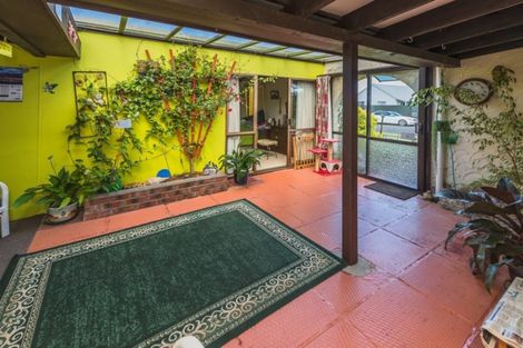 Photo of property in 15 Akepiro Place, Tawhero, Whanganui, 4501